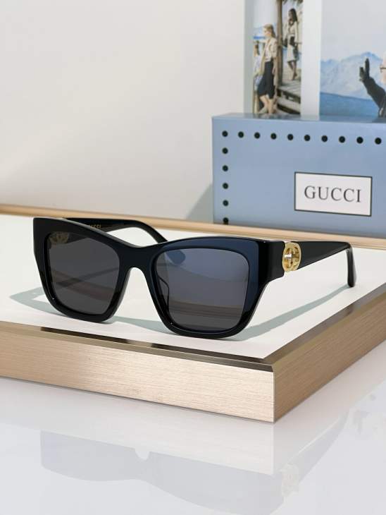 Picture of Gucci Sunglasses _SKUfw79279647fw